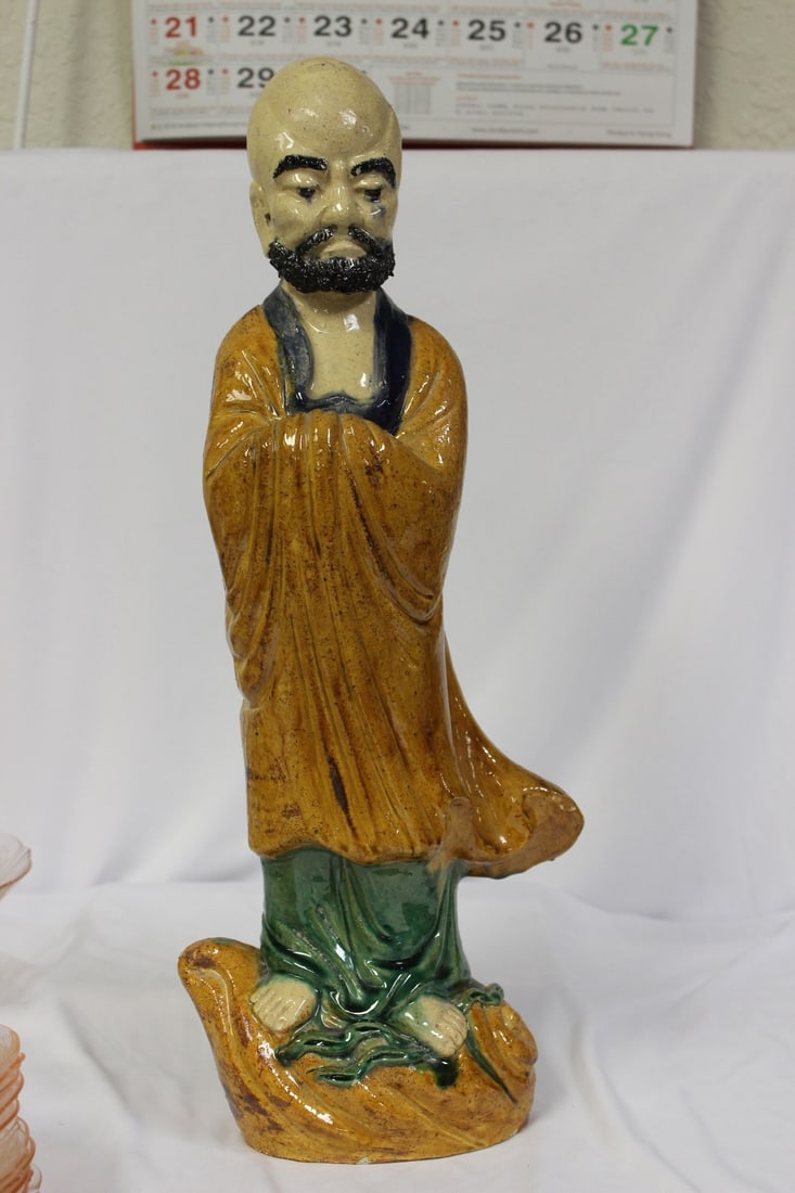 A Large Chinese Pottery Figurine (1 of 10)