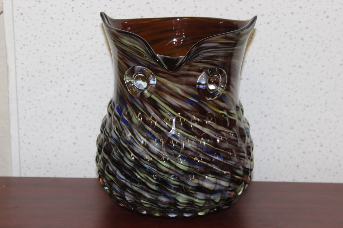 An Art Glass Owl Pitcher: 7 1/2" tall