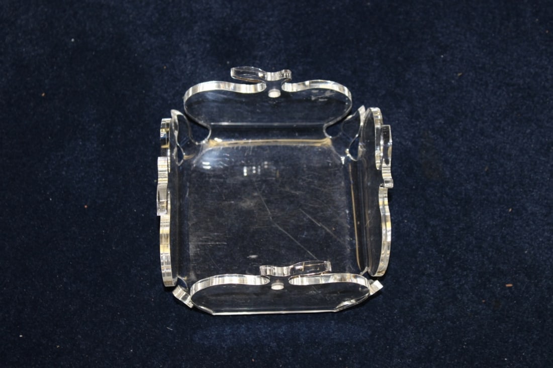 A Lucite Container (?): Please note some scratches - 6 1/4 inches sqare x 4 inches tall