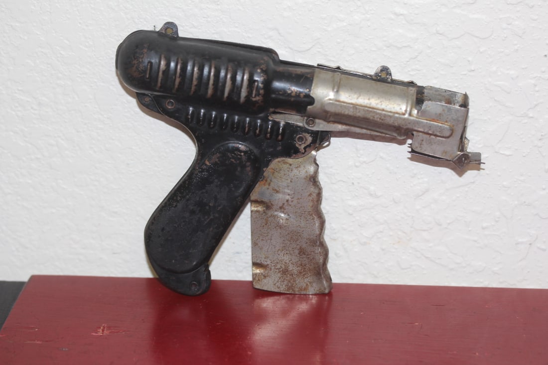 Vintage Metal Cap Toy Gun: 6 1/2" across