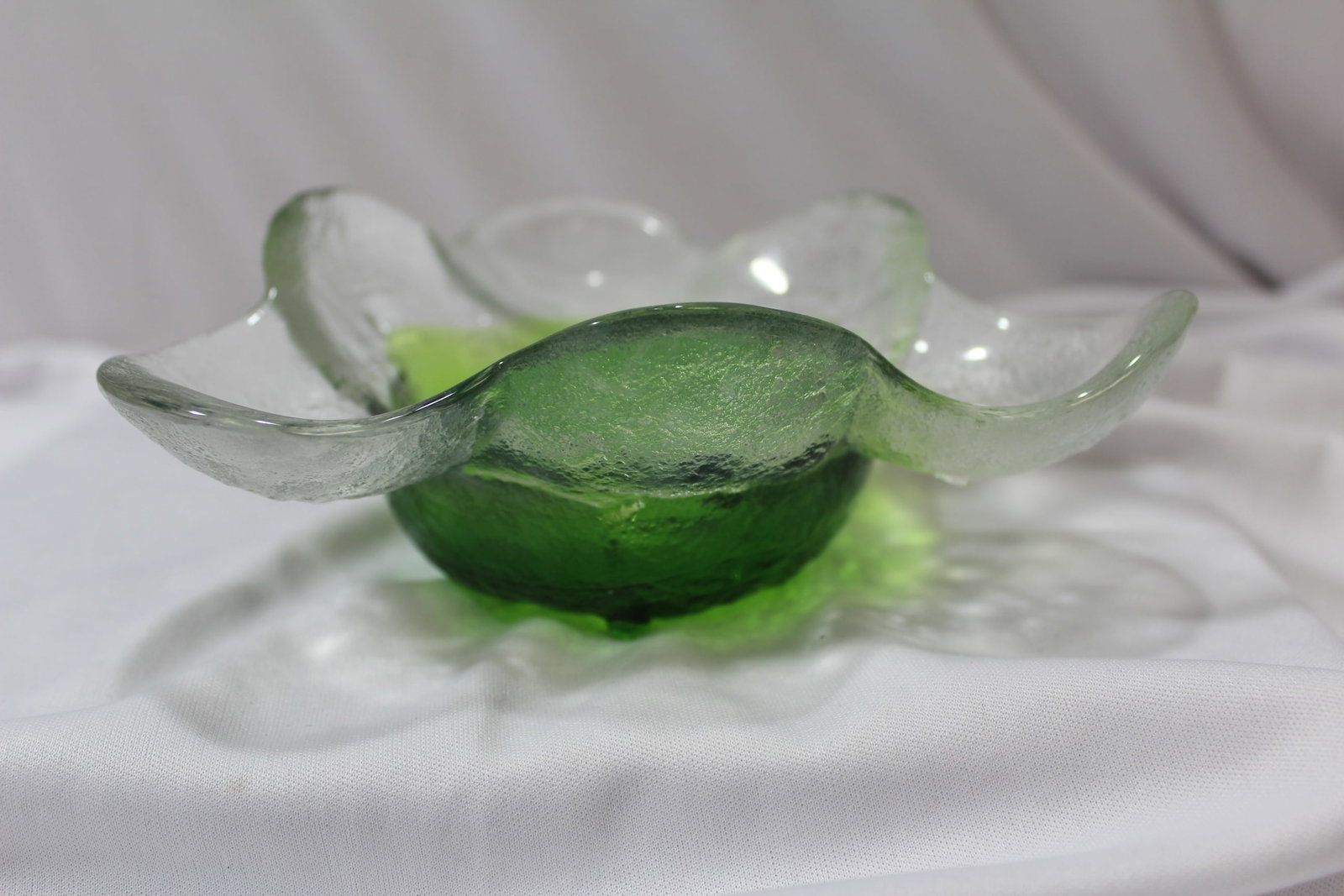 A Signed Finland Humppila Glass Bowl: by Pertti Santalahti - 7" wide - appears to have an internal crack