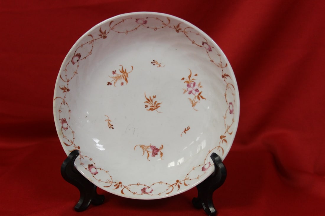 An Antique Chinese Export Bowl (1 of 5)