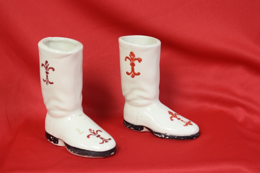 A Pair of Shawnee Boot Holder: 4 1/2" tall each