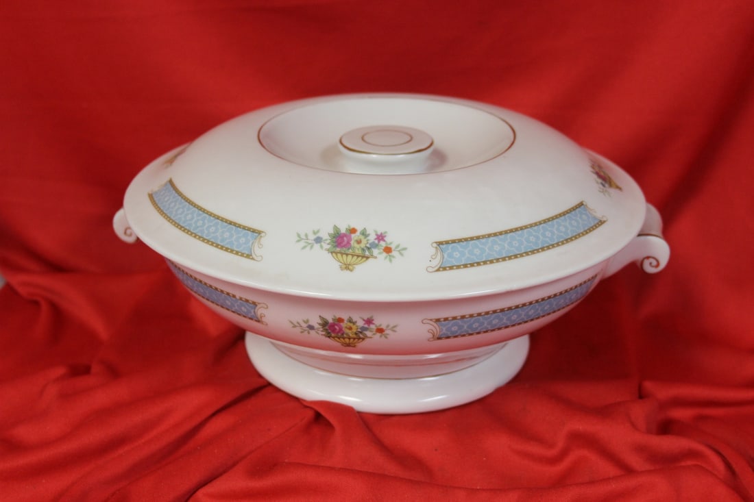 A Made in China Taureen: Probably 1960's or 1970's - 10 1/2" from handle to handle
