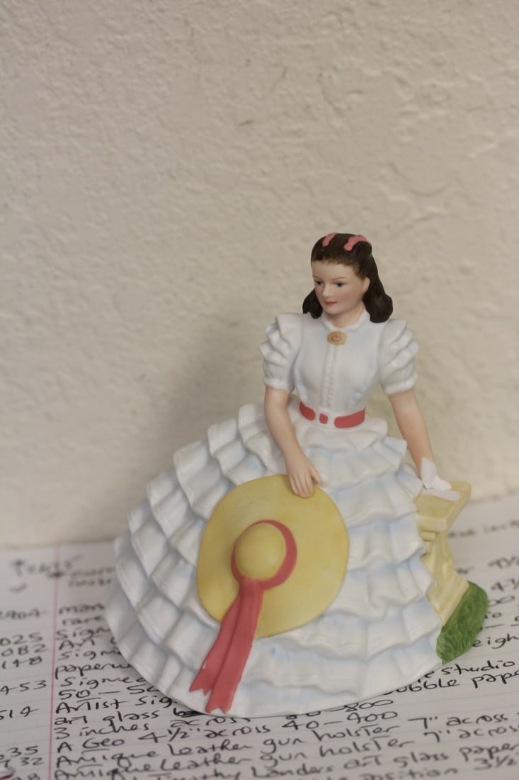 Scarlett O'Hara Porcelain Figurine (1 of 6)