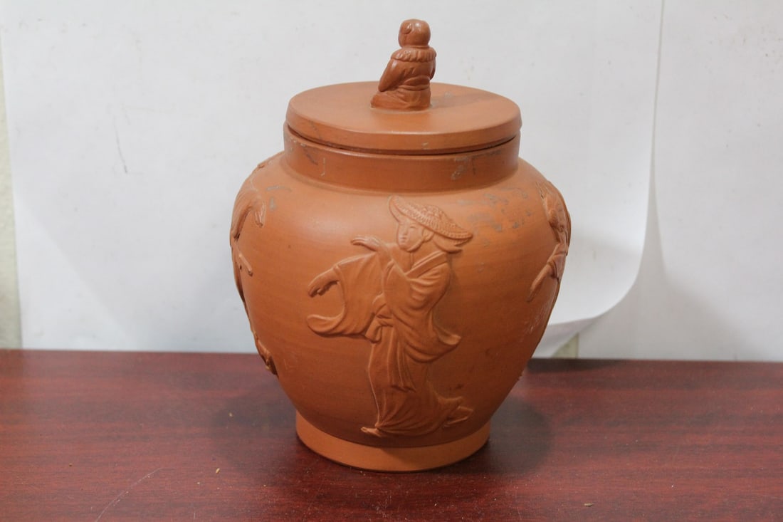 A Japanese Yixin Clay Jar: vintage - 7" tall