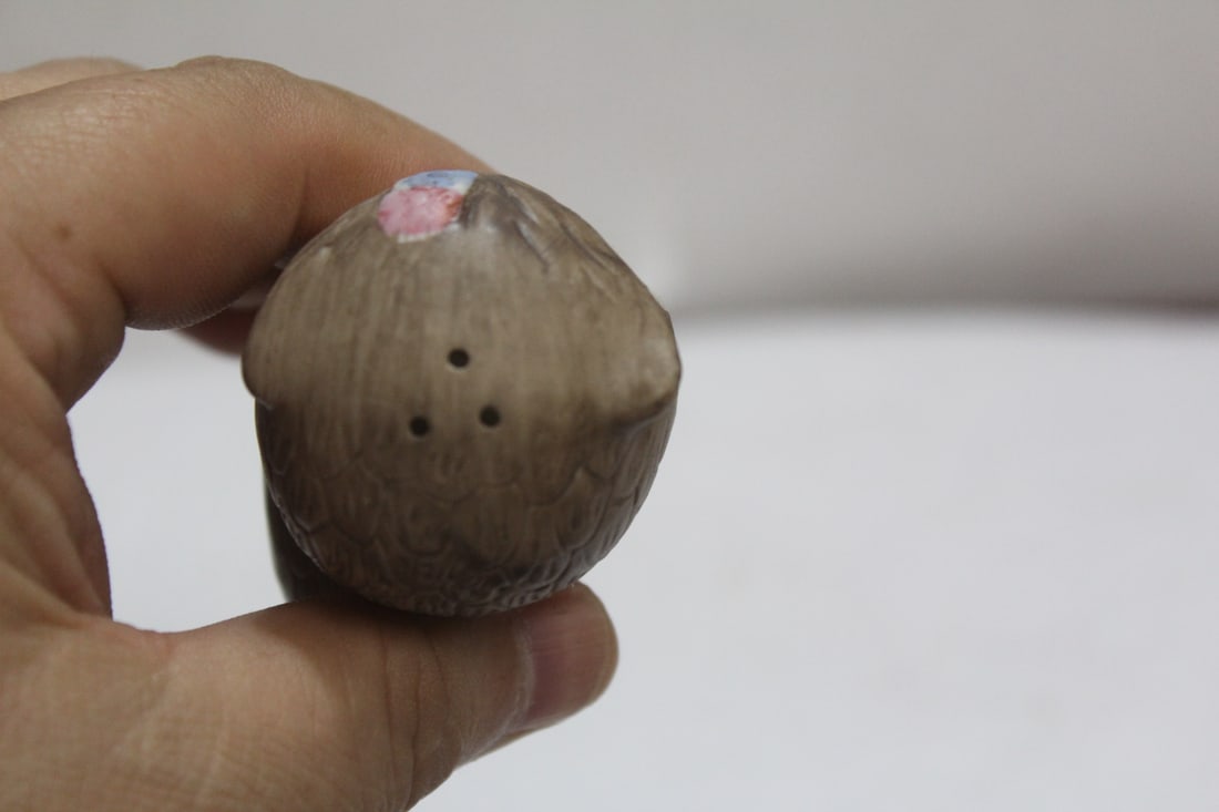A Single Ceramic Owl Shaker - 4
