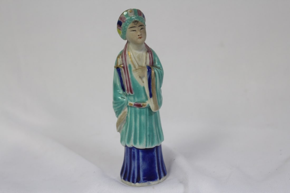 A Vintage/Antique Chinese Ceramic Lady: marked China and appears to have a maker's or artist signature on the bottom - 4 3/8" tall