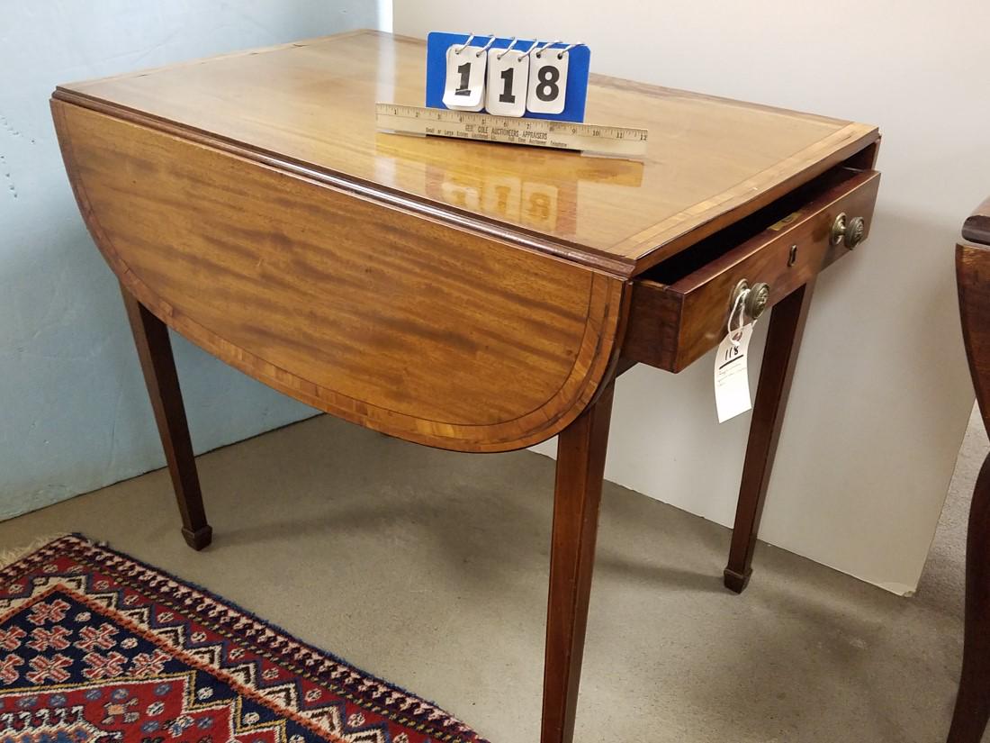 HEPPLEWHITE INLAID MAHOG. PEMBROKE TABLE, 27.5"H X: HEPPLEWHITE INLAID MAHOG. PEMBROKE TABLE, 27.5"H X 32.5"W X 22.5"D