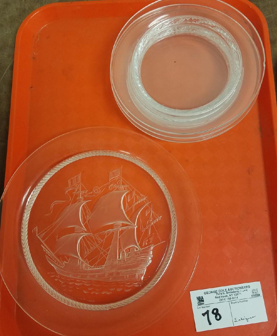 TRAY LALIQUE PLATES 8 1/2" SHIP ENGR AND 4 6 1/4": TRAY LALIQUE PLATES 8 1/2" SHIP ENGR AND 4 6 1/4" PLATES 1 W/ CHIP