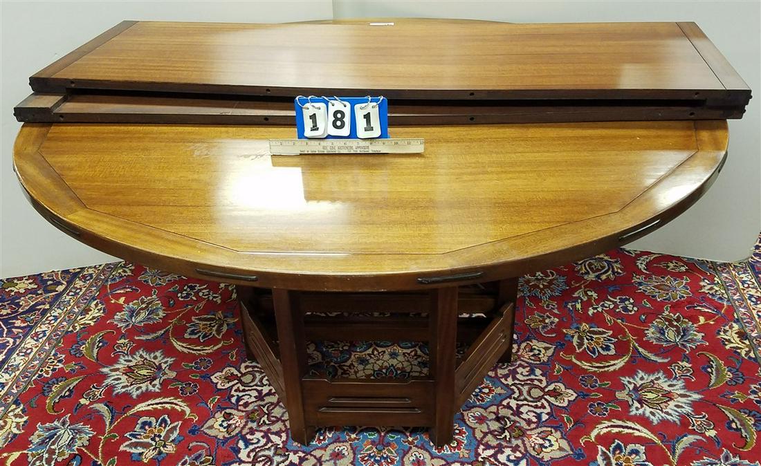 STICKLEY MAHOG. 5' DIAM. TABLE W/ 2 20" LEAVES: STICKLEY MAHOG. 5' DIAM. TABLE W/ 2 20" LEAVES