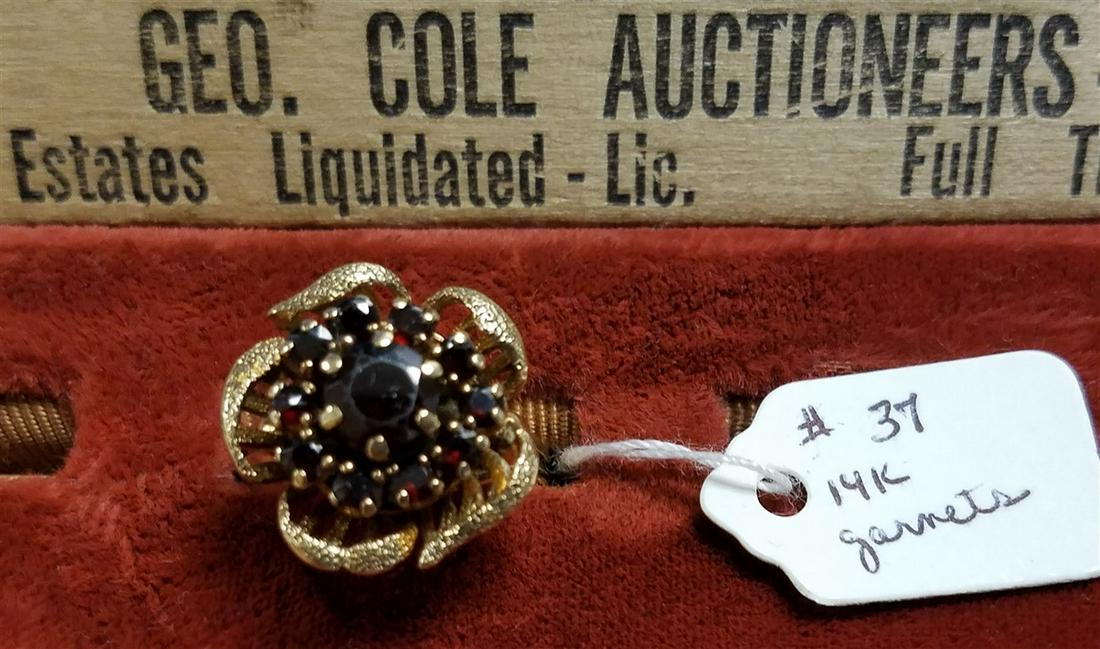 14K RING W/ GARNETS: 14K RING W/ GARNETS