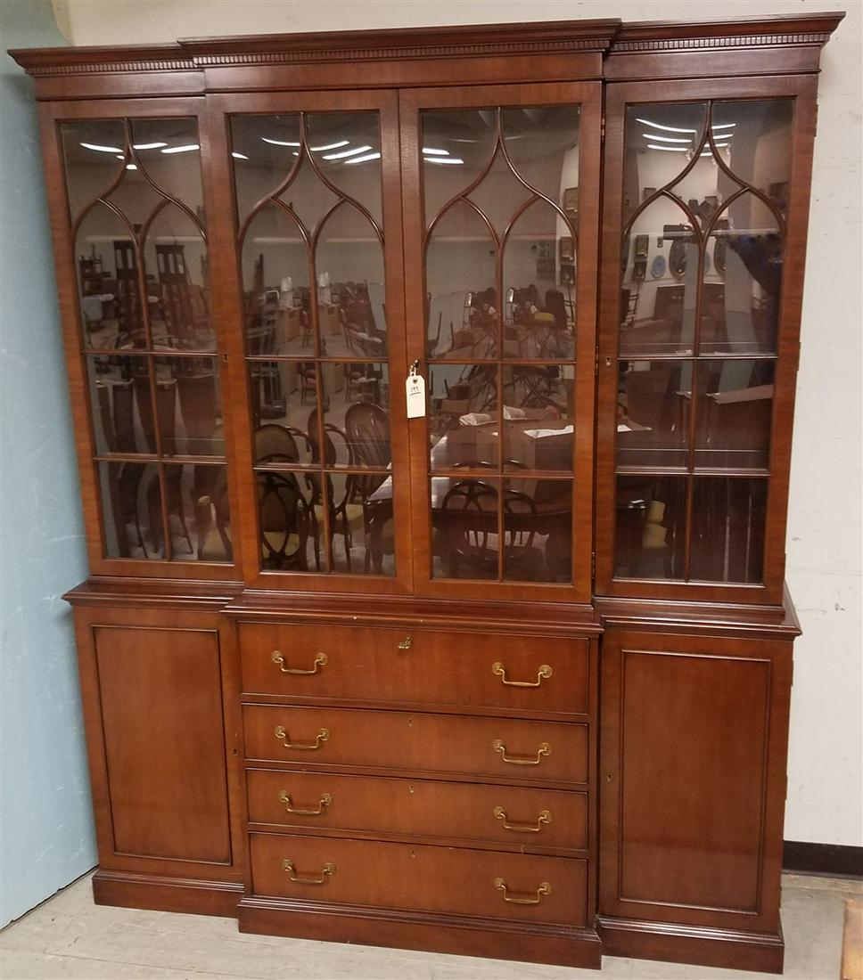 KITTINGER MAHOG. BREAKFRONT, 7'2.5" X 6"W X 17"D: KITTINGER MAHOG. BREAKFRONT, 7'2.5" X 6"W X 17"D