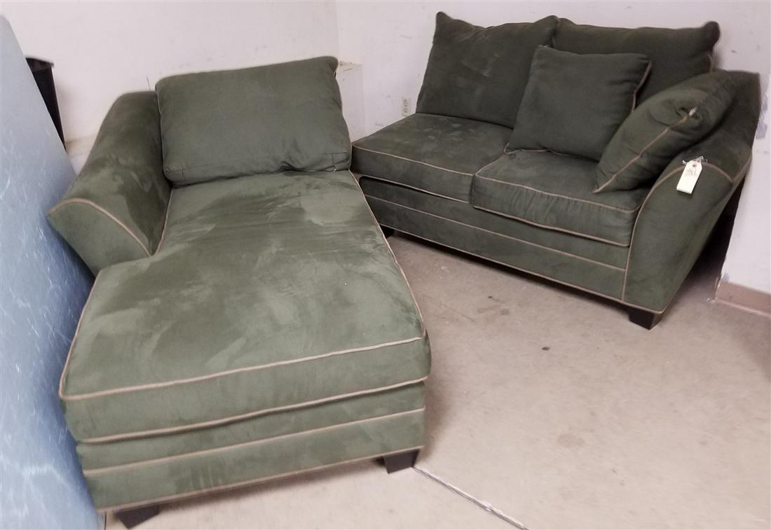 2PC. SECTIONAL SOFA (1 of 2)