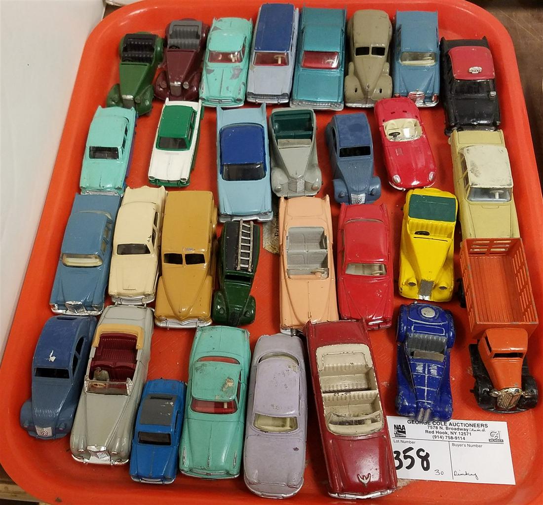 TRAY 30 50'S TO 60'S DINKY TOY CARS (1 of 1)
