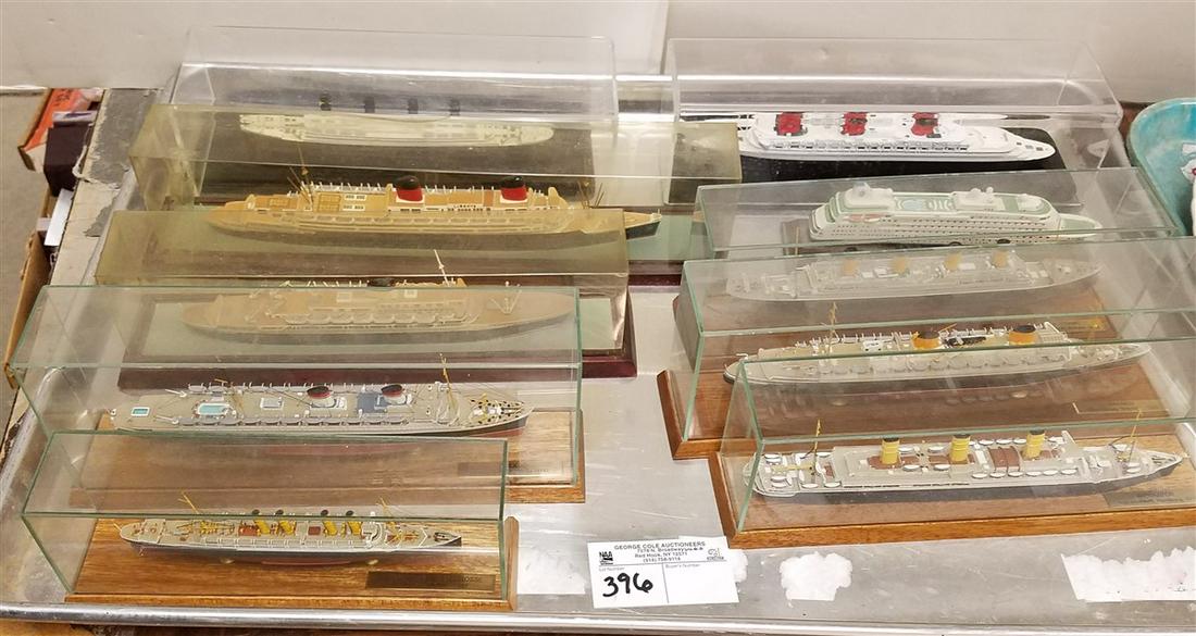 TRAY 5 DIECAST SHIP SHIP MODELS IN CASES- ARCHITECTURE: TRAY 5 DIECAST SHIP SHIP MODELS IN CASES- ARCHITECTURE NOVALIS SWITZERLAND, 2 GERMAN WOODEN, 2 MERCATOR