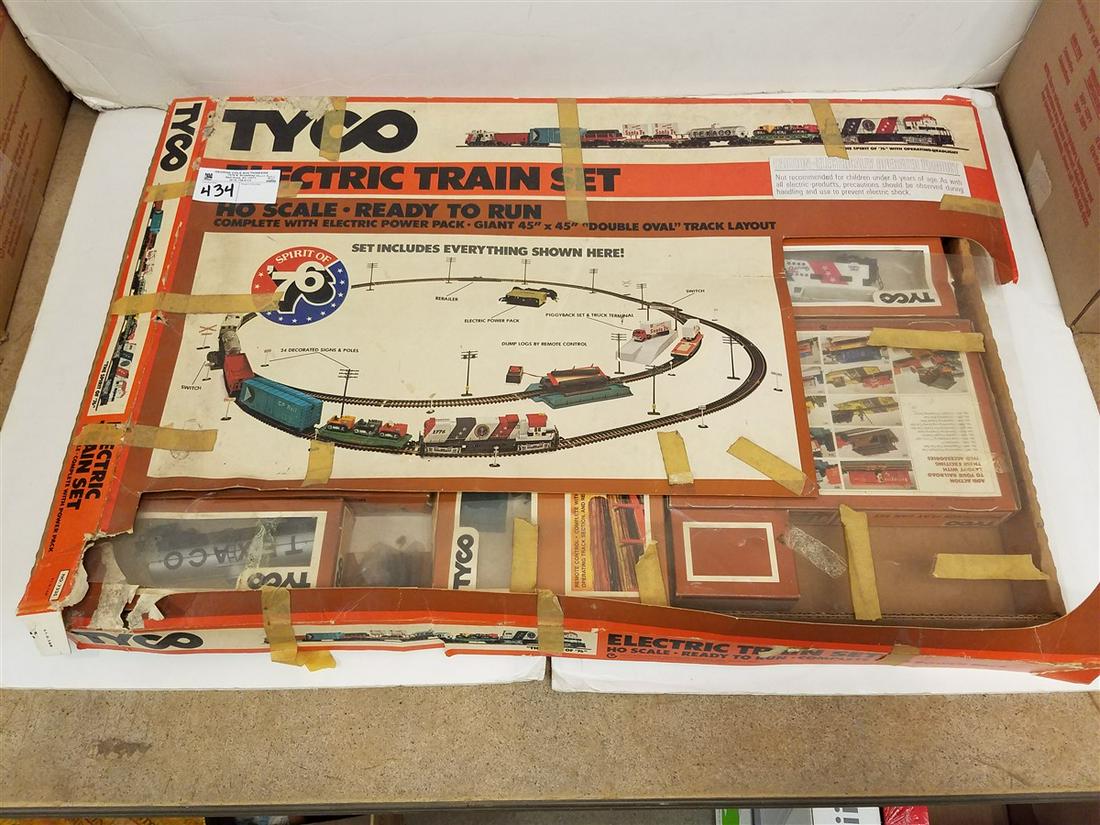 BXD TYCO ELEC TRAIN SET (1 of 2)