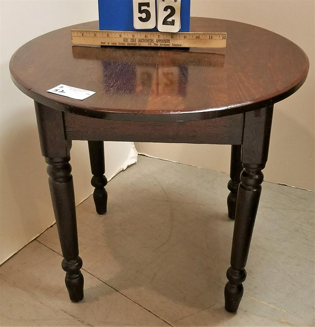 VICTORIAN WALNUT CHILD'S TABLE 19" H X 22" DIAM (1 of 2)