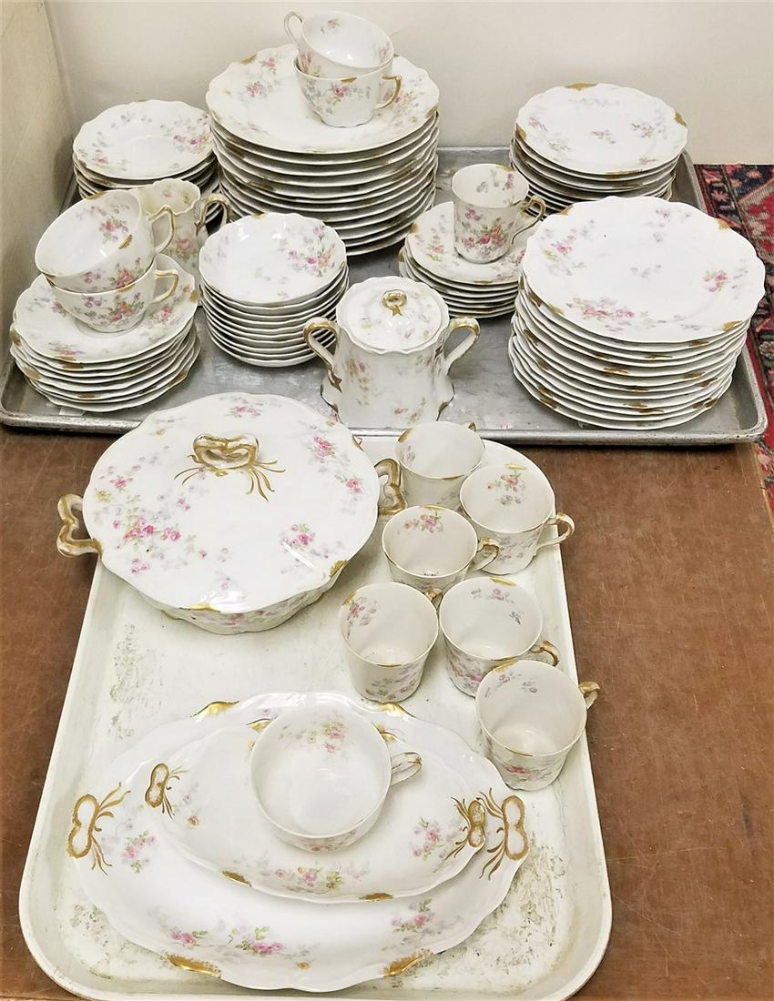 TRAY 88 PC LIMOGES DINNER SERVICE (1 of 5)