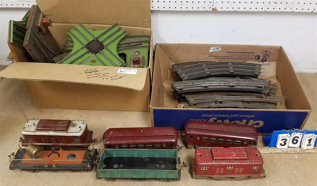 6 READY TO PLAY, 1:24 LIONEL CARS, + 2 BOXES OF TRACK (1 of 4)