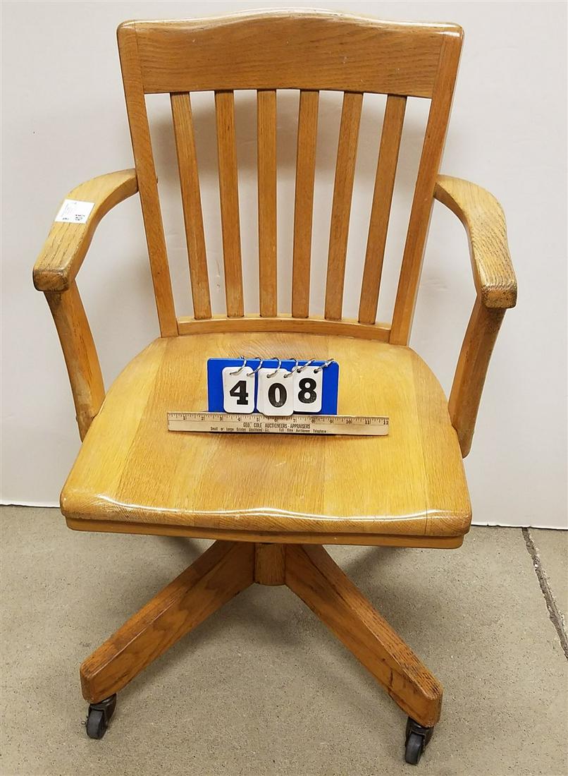 OAK OFFICE CHAIR (1 of 1)