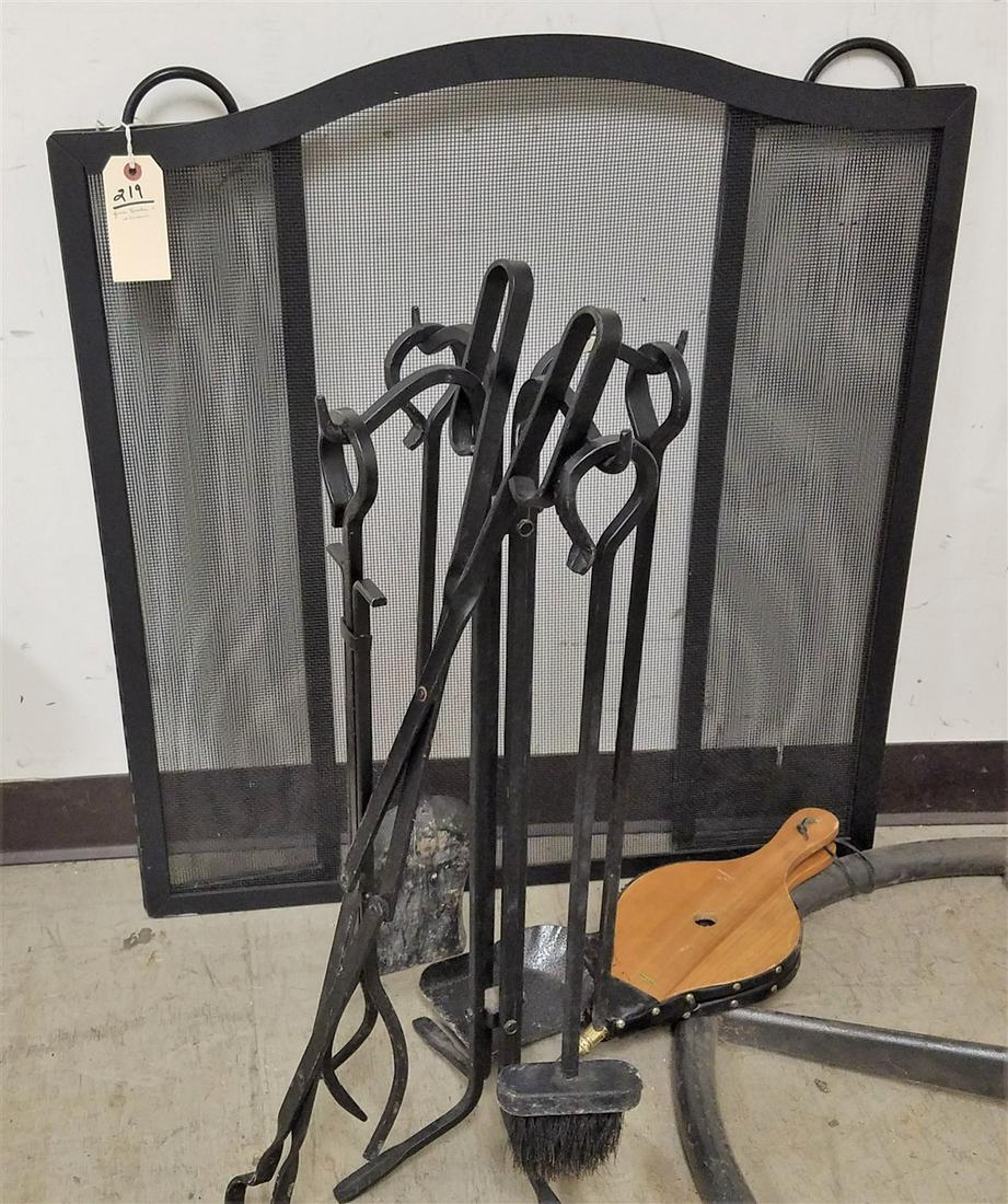 FIREPLACE SCREEN + TOOLS (1 of 1)