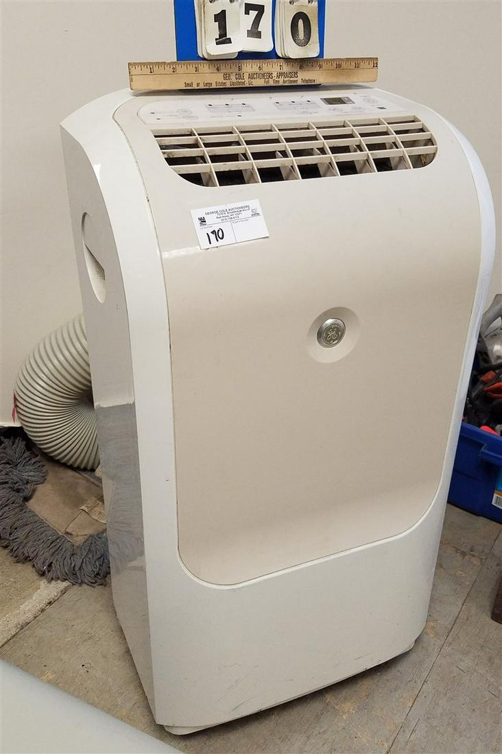 GE PORTABLE AIR CONDITONER (1 of 1)
