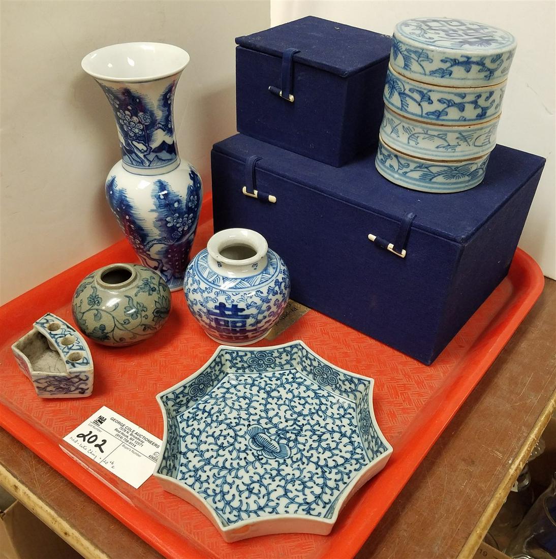 TRAY CHINESE MID-LATE CHING + 20th c. PORCELAIN (1 of 6)