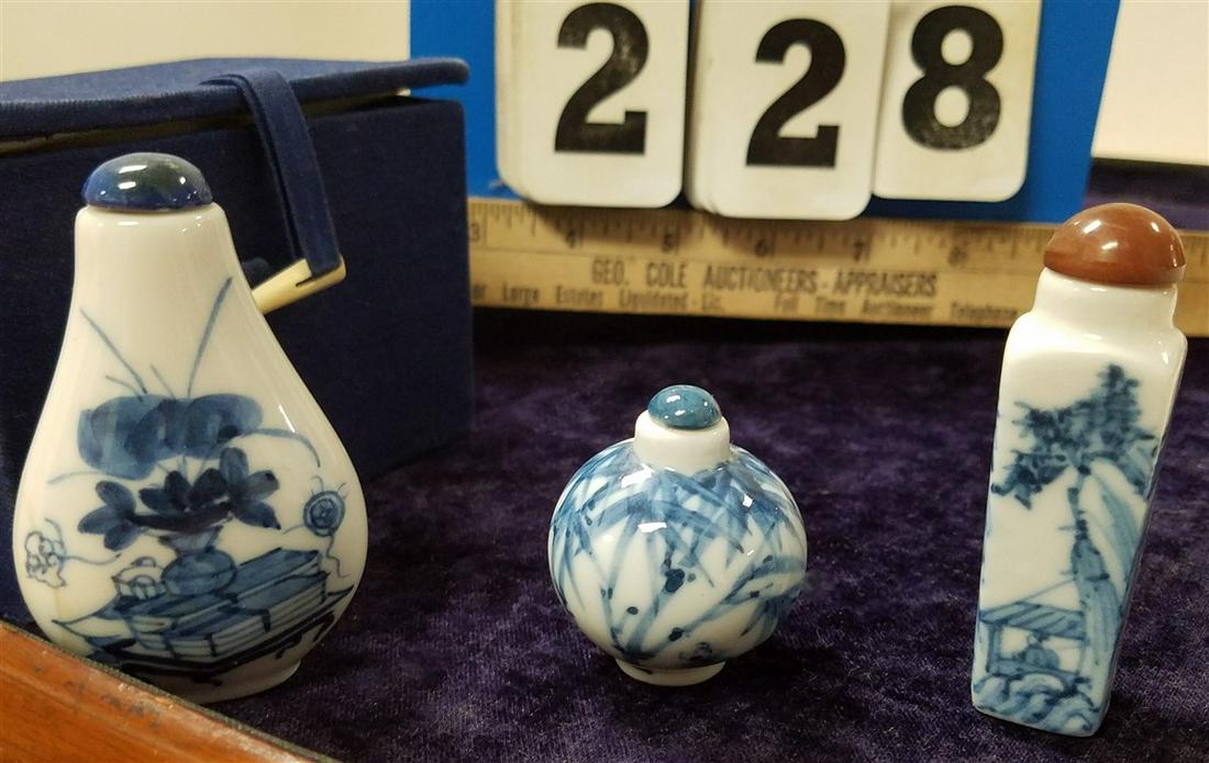 LOT 3 CHINESE PORCELAIN SNUFF BOTTLES (1 of 2)