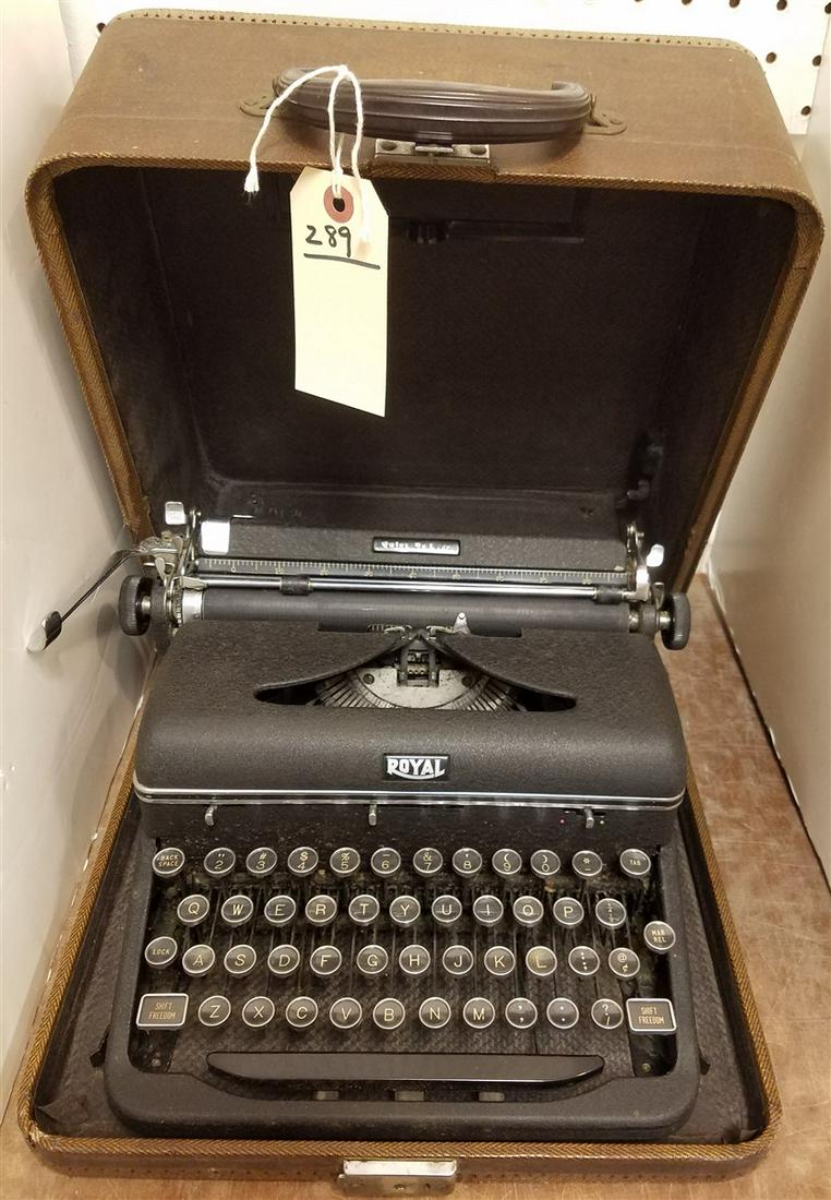 PORTABLE ROYAL TYPEWRITER: PORTABLE ROYAL TYPEWRITER