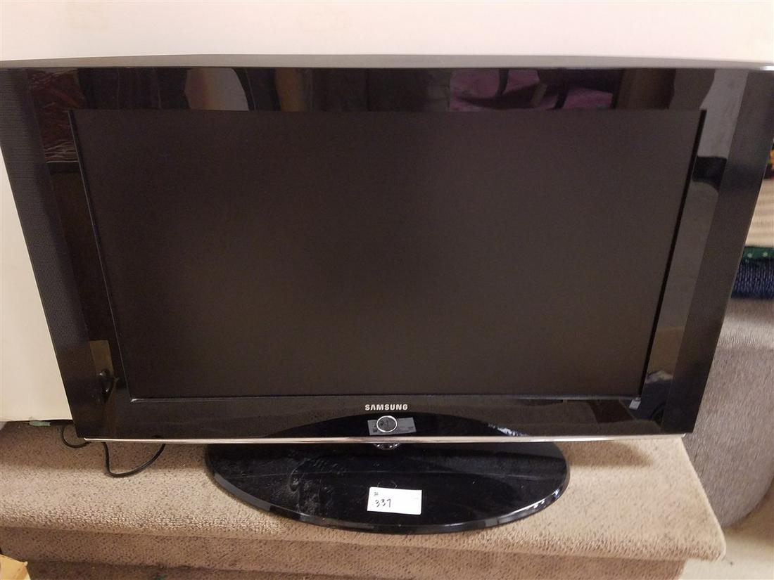 SAMSUNG FLAT SCREEN TV, 31" W/ RCA DVD PLAYER (1 of 2)