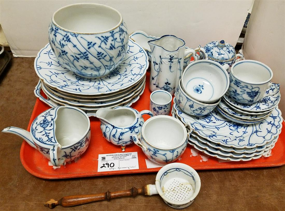 TRAY 28PC. GERMAN BLUE + WHITE, "ONION" PARTIAL DINNER (1 of 6)