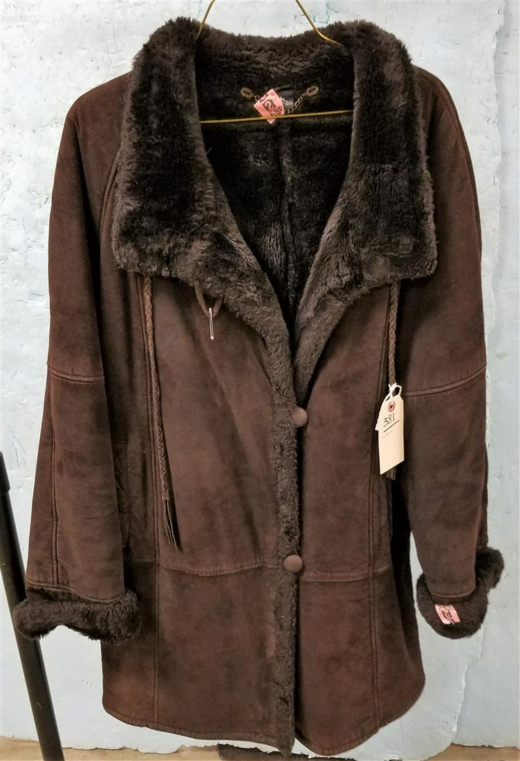 LEATHER JACKET - SIZE M (1 of 3)