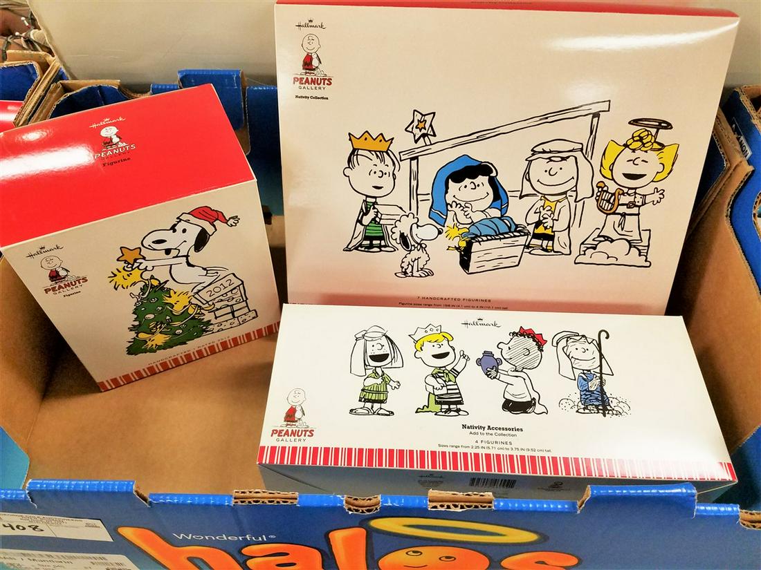 BX HALLMARK KEEPSAKE NATIVITY SETS, 2012 SNOOPY (1 of 2)