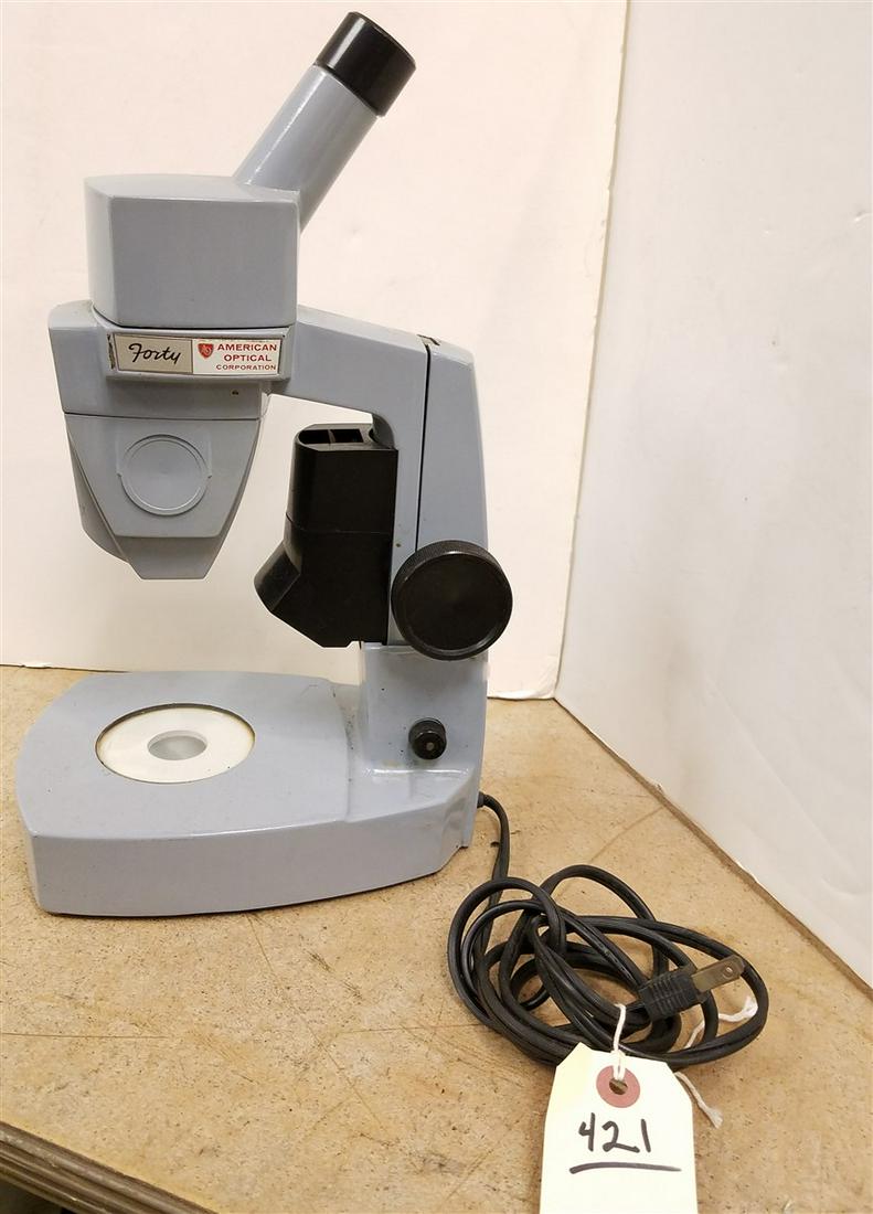 AMERICAN OPTICAL FORTY MICROSCOPE (1 of 2)