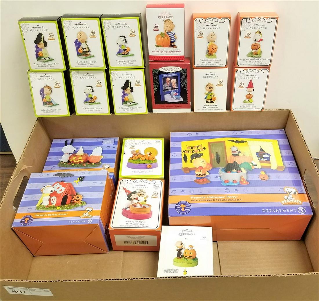 BX 14 HALLMARK KEEPSAKE HALLOWEEN PEANUTS ORNAMENTS (1 of 2)