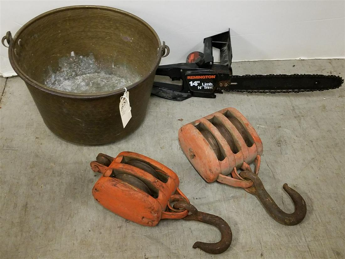 BRASS SAP BUCKET W/ PULLEYS + REMINGTON 14" ELEC. CHAIN (1 of 1)