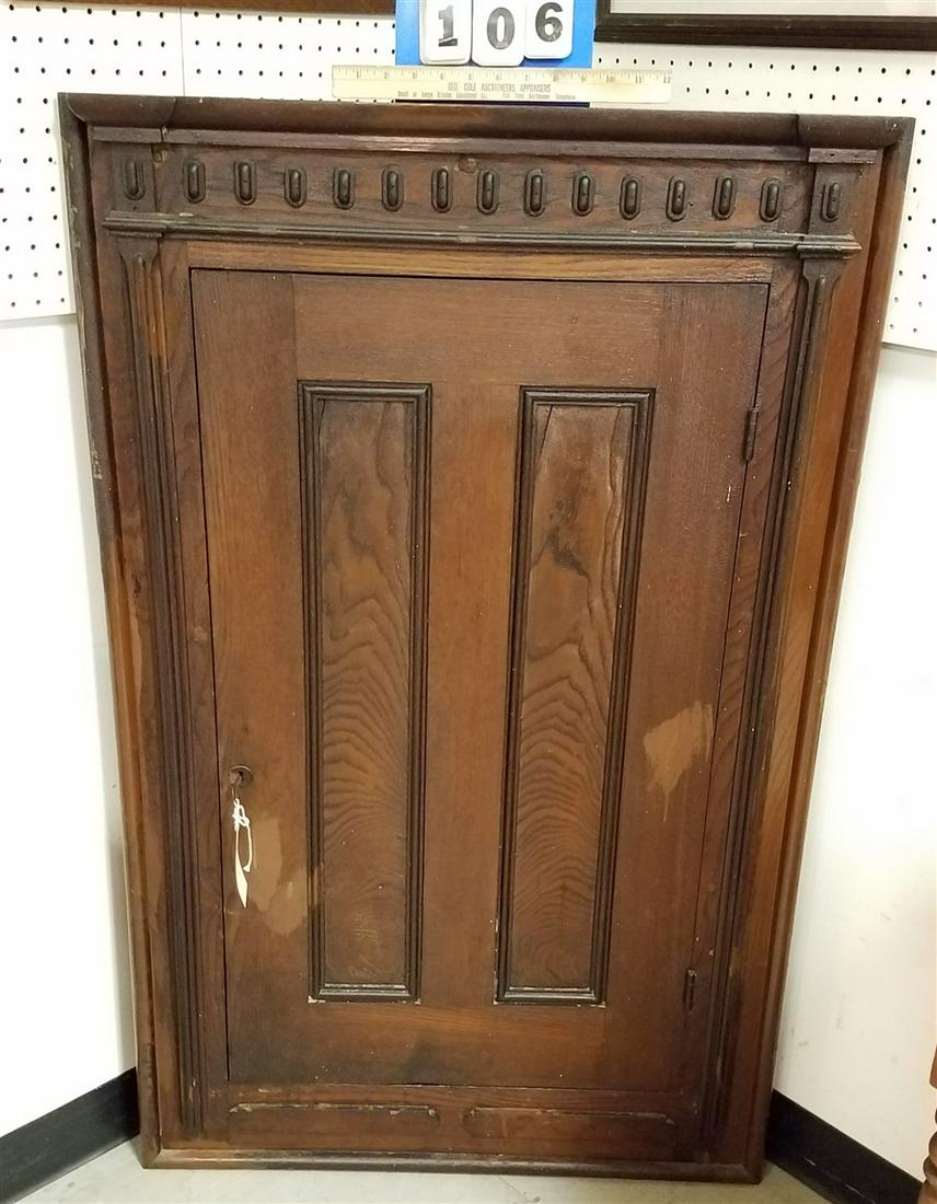 19th c. CHESTNUT 1 DOOR CUPBOARD, 50"H X 31"W. W/ WALL: 19th c. CHESTNUT 1 DOOR CUPBOARD, 50"H X 31"W. W/ WALL BRACKETS