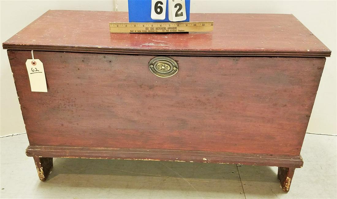 PRIMITIVE PAINTED BLANKET BOX (1 of 2)