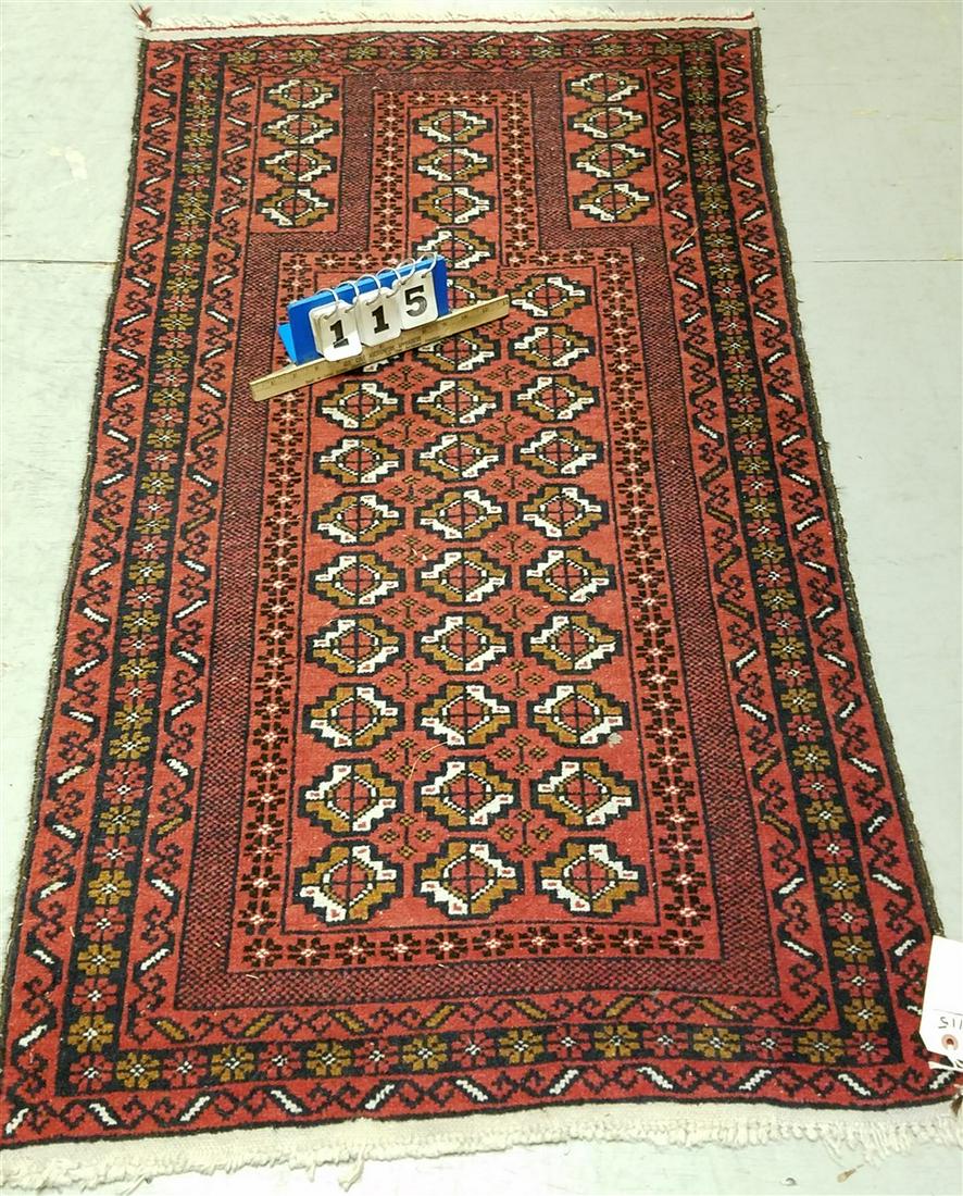 2'7" X 4'7" PRAYER RUG: 2'7" X 4'7" PRAYER RUG