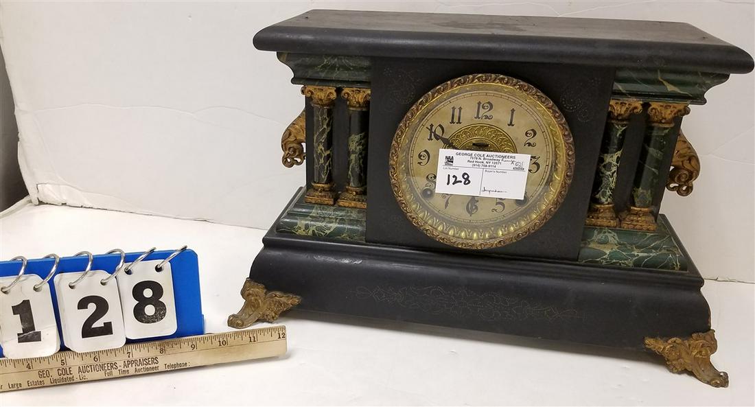 INGRAHAM WOODEN MANTEL CLOCK (1 of 4)