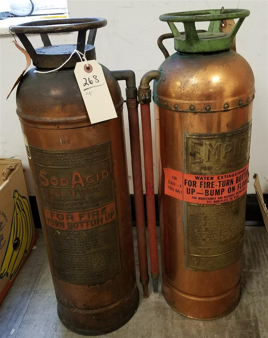 2 FIRE EXTINGUISHERS SODACID FYR FYTER + EMPIRE (1 of 1)