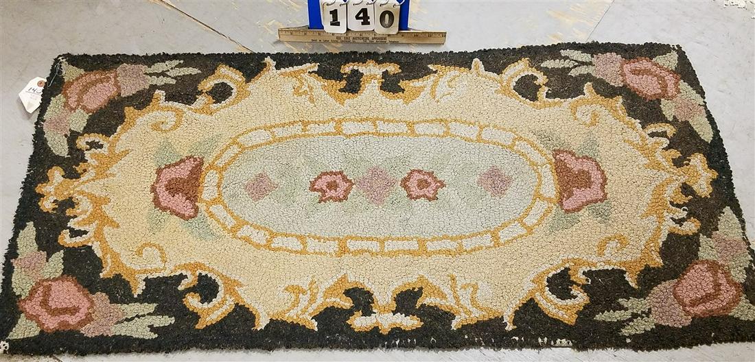 HOOKED RUG, 1'10" X 3'10" (1 of 1)