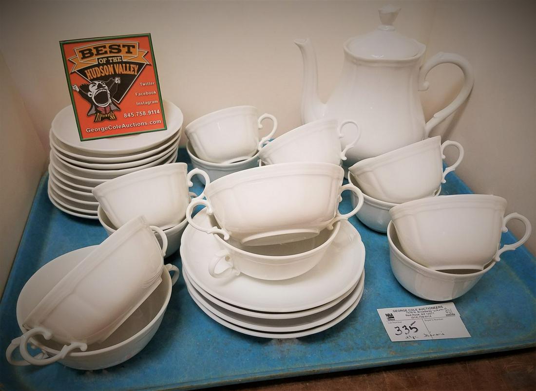 TRAY 29PC. GINORI LUNCHEON SETR (1 of 2)