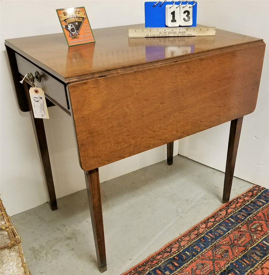 c.1820 HEPPLEWHITE MAHOG. PEMBROKE TABLE, 28"H X 28.5"W (1 of 2)