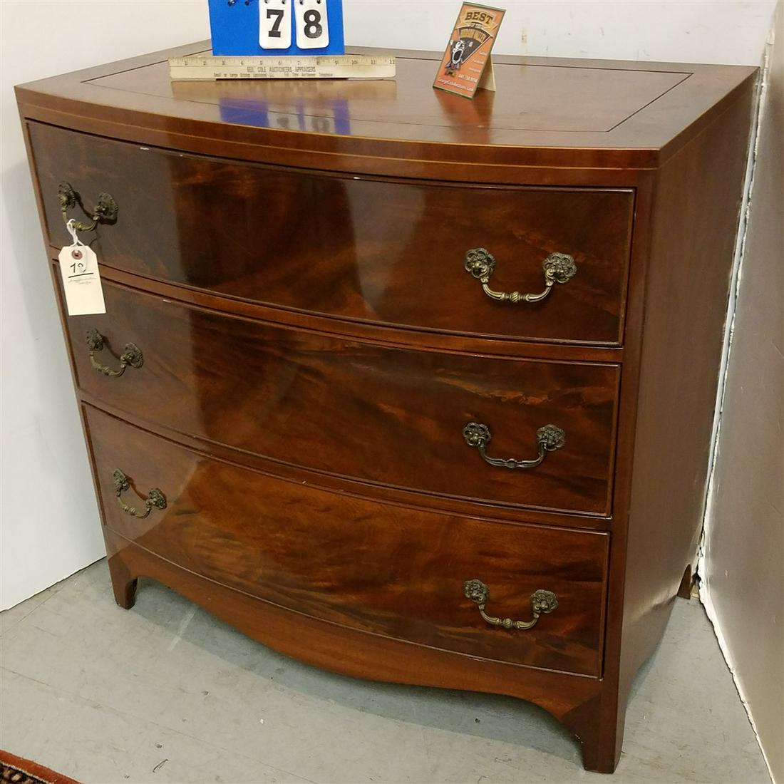 HEPPLEWHITE STYE MAHOG, BOWFRONT 3 DRAWER CHEST, 34"H X: HEPPLEWHITE STYE MAHOG, BOWFRONT 3 DRAWER CHEST, 34"H X 35:W X 20.75"D