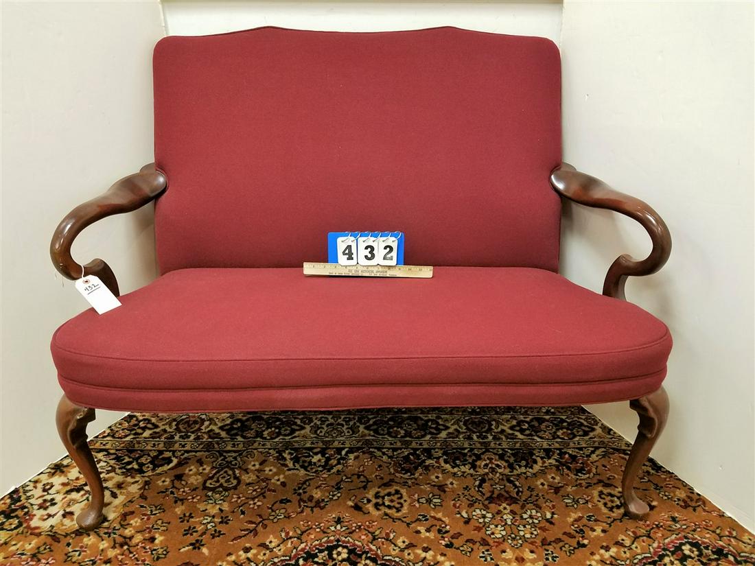 QA STYLE SETTEE: QA STYLE SETTEE