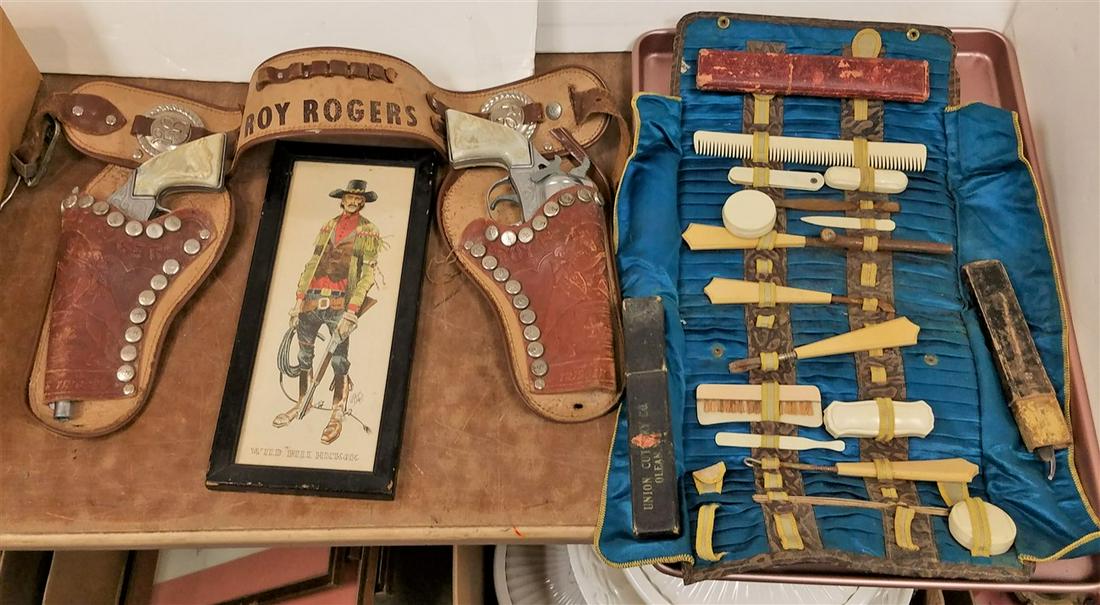 BX ROY ROGERS TOY PISTOLS, STRAIGHT RAZORS, ETC. (1 of 5)