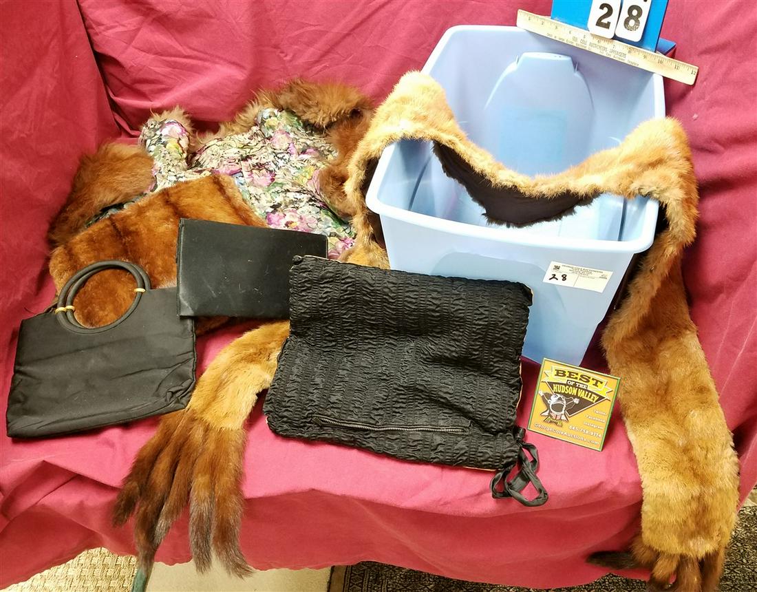 BX FURS- MUFF, WRAP, COLLAR (1 of 7)