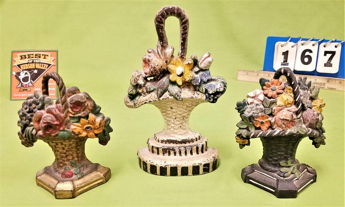 TRAY/ 3 VINTAGE CAST IRON FLOWER BASKET ANDIRONS,: TRAY/ 3 VINTAGE CAST IRON FLOWER BASKET ANDIRONS, 8.25", 2-6"